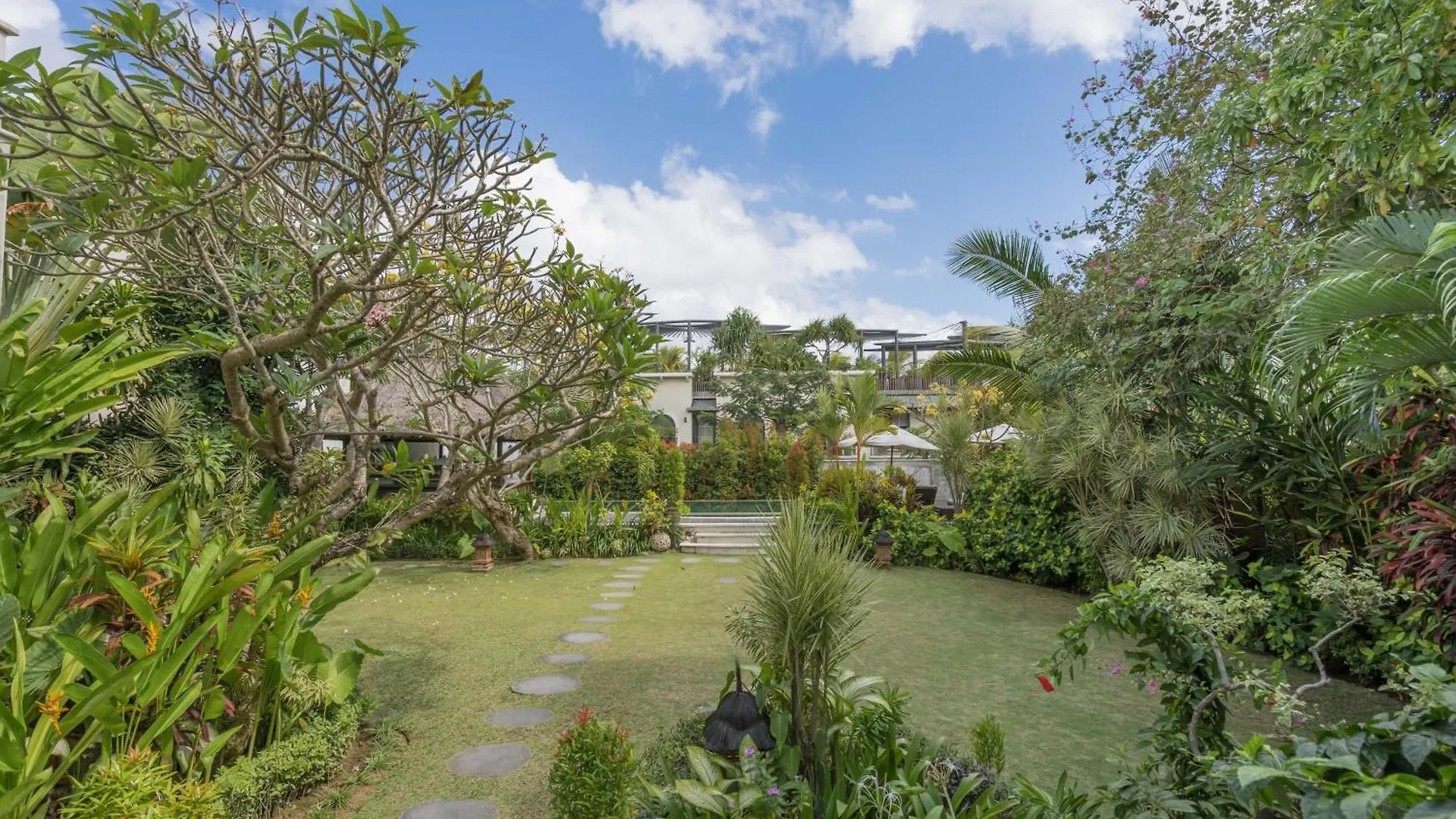 Villa Kaira Estate Canggu  Indonesia